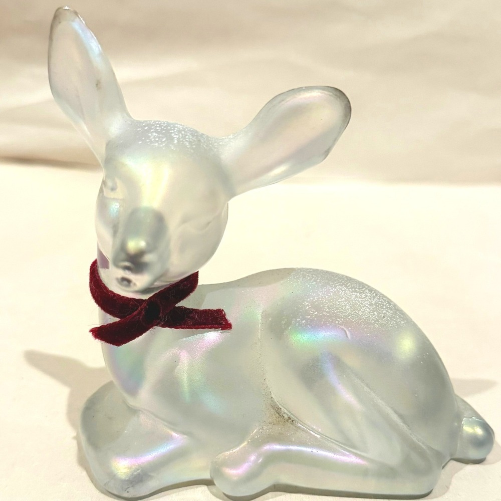 Fenton Frosted Iridescent Glass Fawn Deer Figurine Manganese UV Reactive 90s